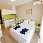 Apartment Sorrento Sole Mare - By The Sveti Vlas